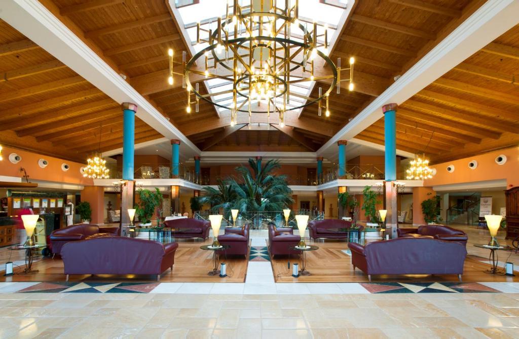 Hipotels Barrosa Palace & Spa Chiclana de la Frontera Exteriör bild Lobby
