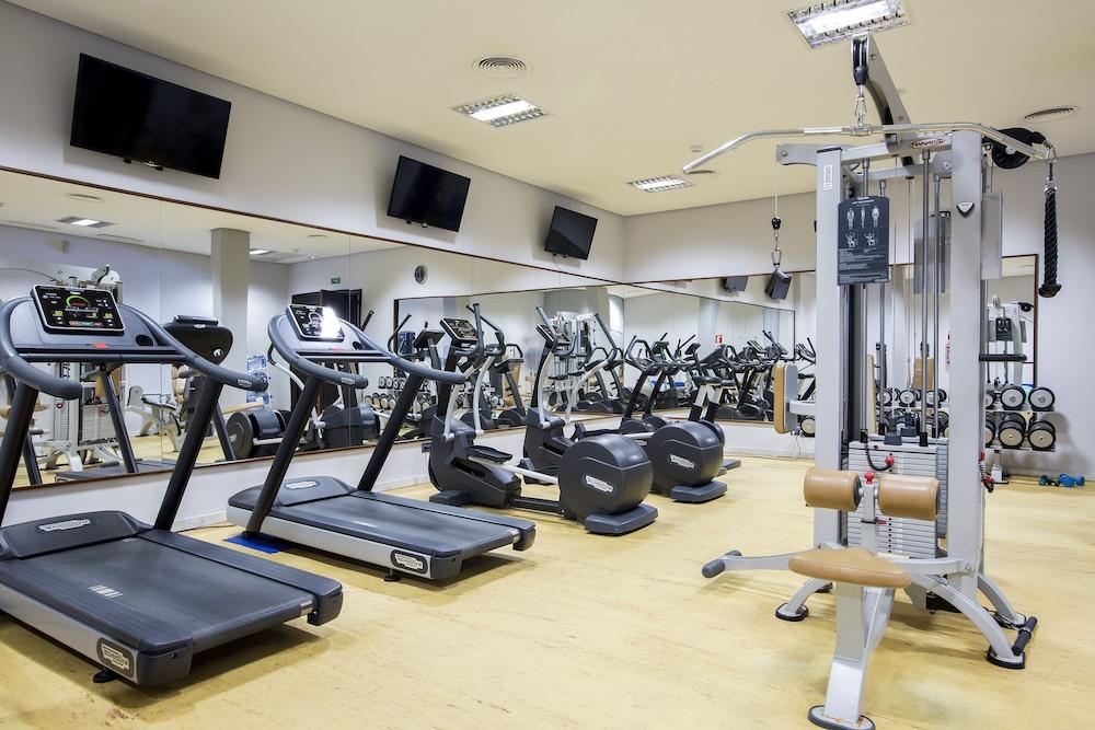Hipotels Barrosa Palace & Spa Chiclana de la Frontera Exteriör bild A gym in a hotel