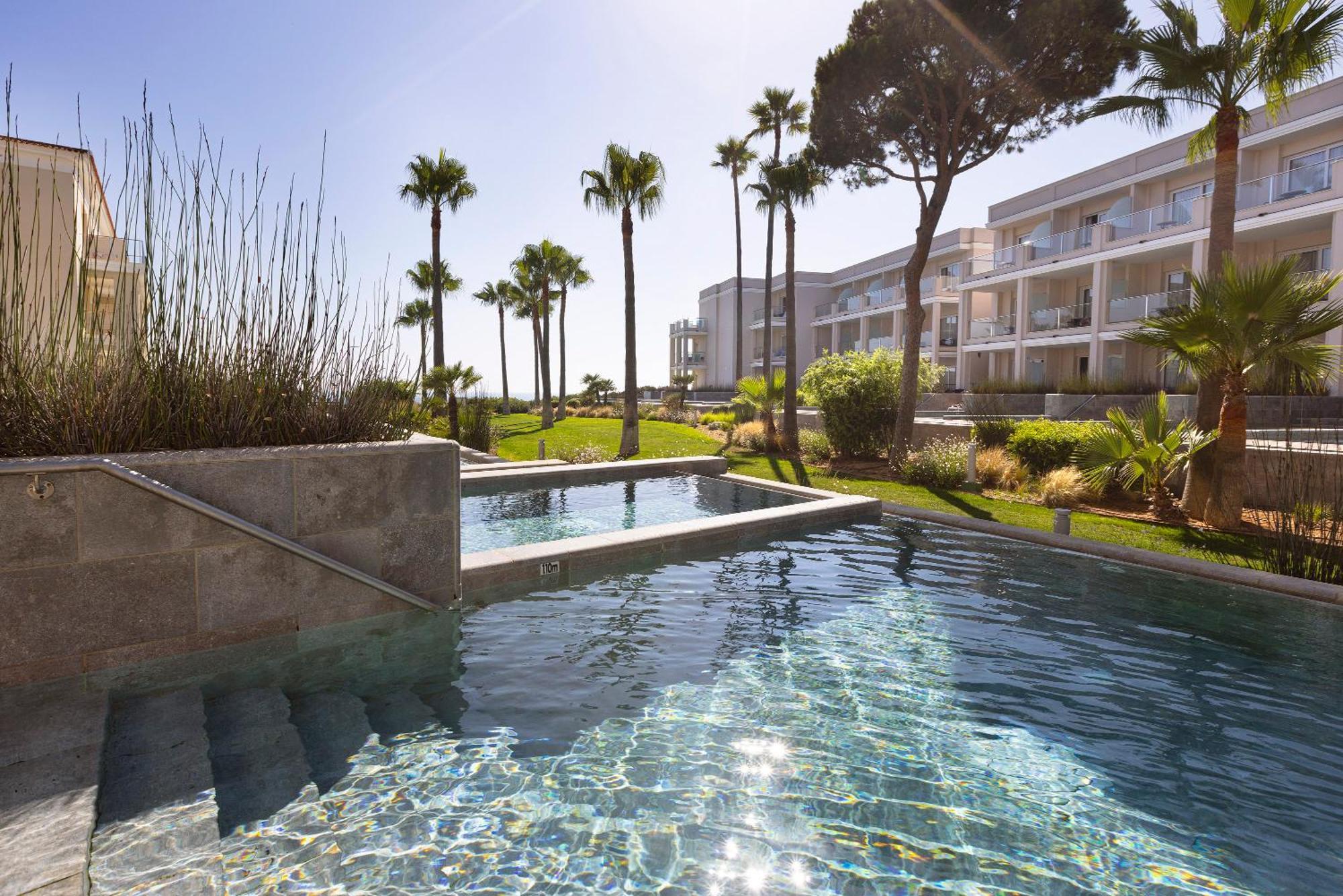 Hipotels Barrosa Palace & Spa Chiclana de la Frontera Exteriör bild The hotel's swimming pool