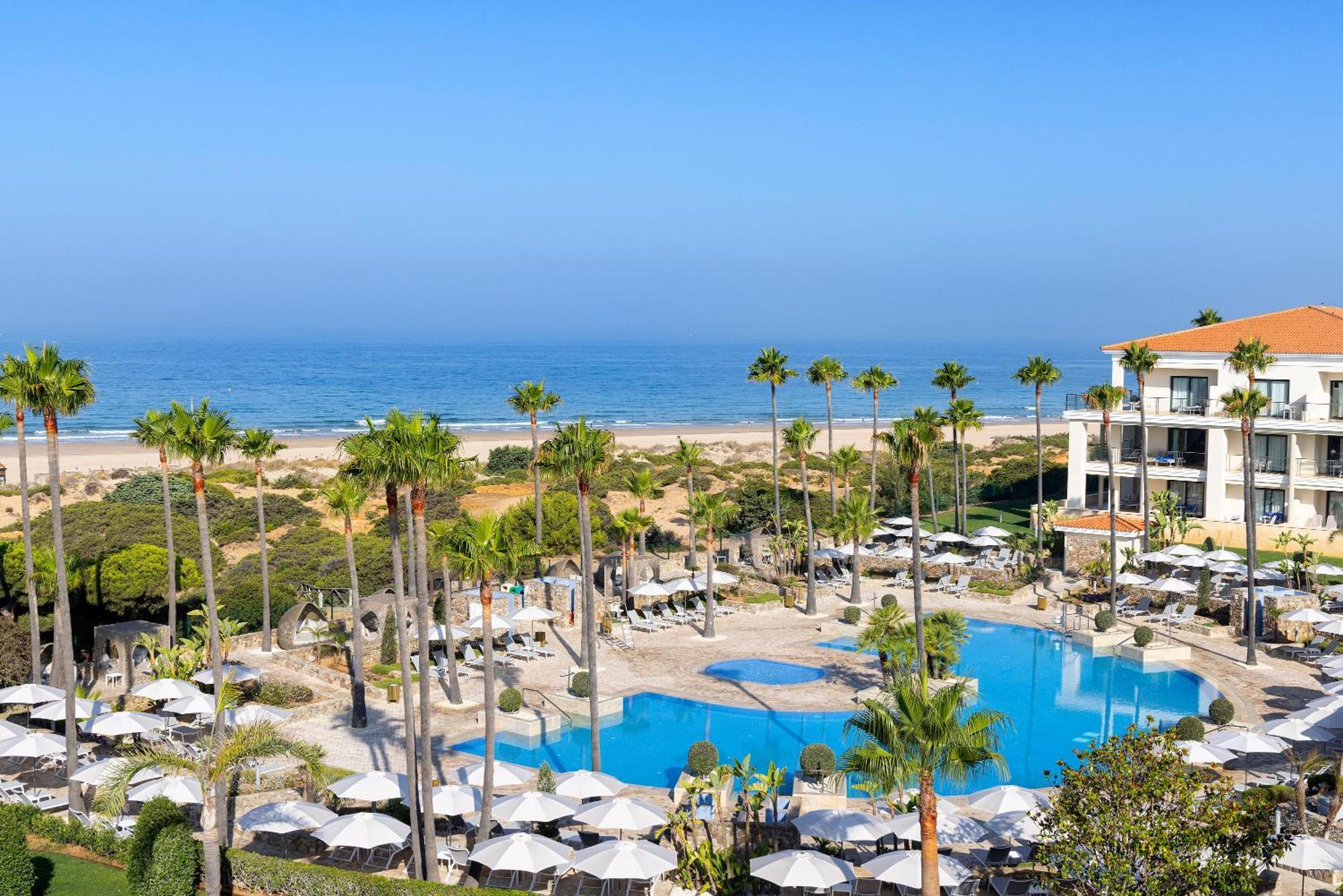 Hipotels Barrosa Palace & Spa Chiclana de la Frontera Exteriör bild The pool at the Hilton Tel Aviv