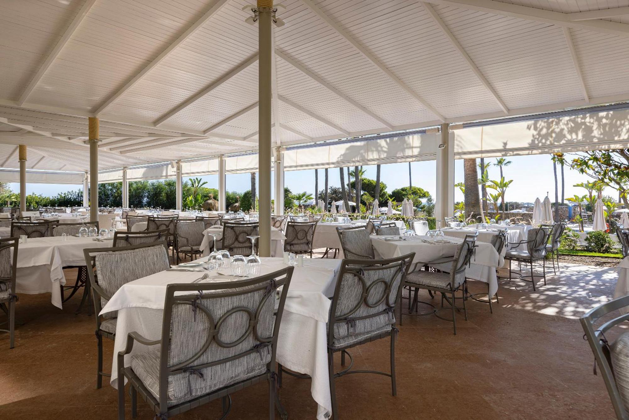 Hipotels Barrosa Palace & Spa Chiclana de la Frontera Exteriör bild The restaurant