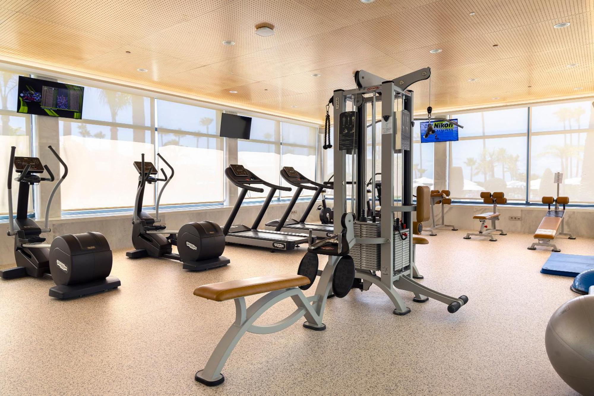 Hipotels Barrosa Palace & Spa Chiclana de la Frontera Exteriör bild A gym
